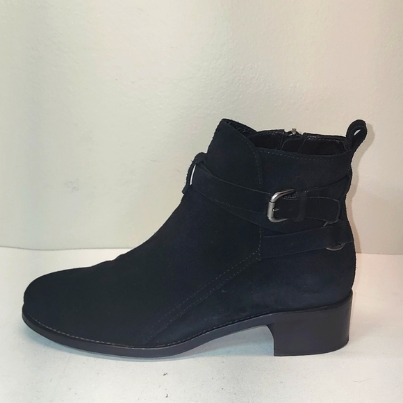 AQUATALIA Black suede low (1-1.9 in heel size 6.5 - Picture 1 of 10